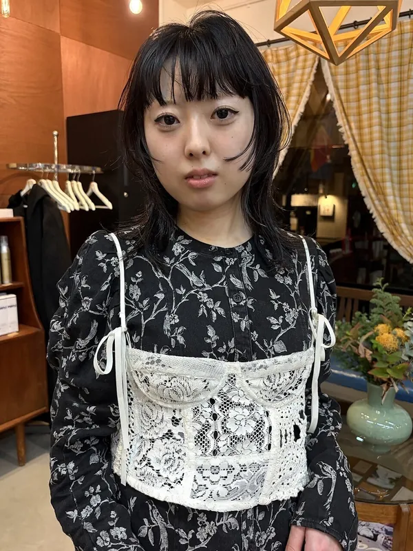 hairsalon chapterのスタイル事例 重めの前髪の黒髪ウルフカット